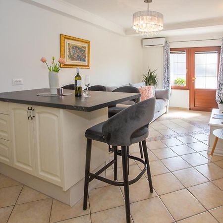Motovunska 39A Apartment Пореч Екстериор снимка